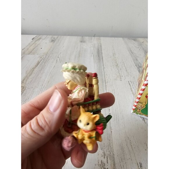 Enesco Mrs Claus North Pole elk village figurine zimnicki set cat rocking chair - Picture 5 of 10